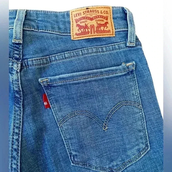 Levi's Women's 711 Skinny Jeans, W26-L30, Blue (Ripped jeans) - Picture 8 of 9